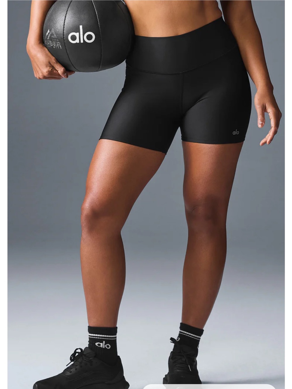 Alo Yoga 5 inch Airlift Shorts in Black